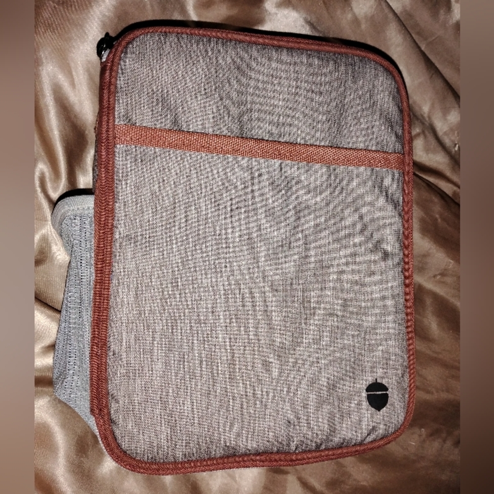 Fit & Fresh Acorn Stylish Gray and Brown Insulated Lunch Bag